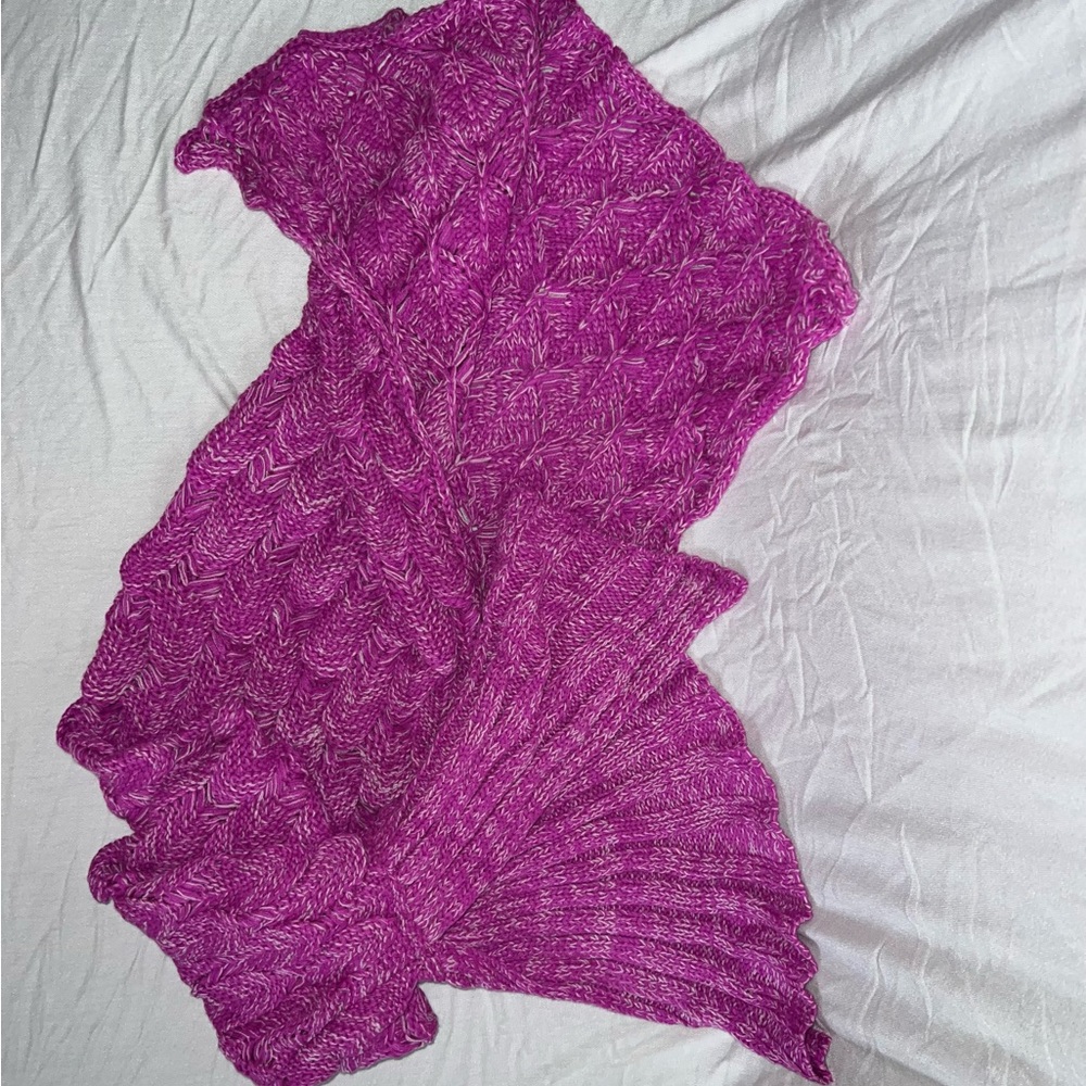 Girls Mermaid Tail crochet blanket - new with package ( Pink and White stitch ) - Picture 8 of 8